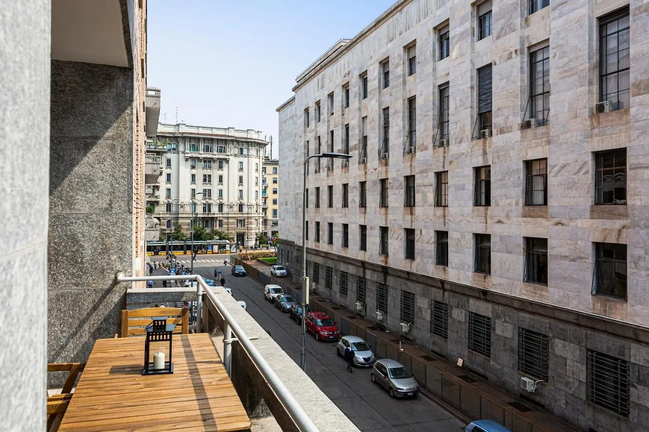 Wide&Bright two bedroom apartment Milaan