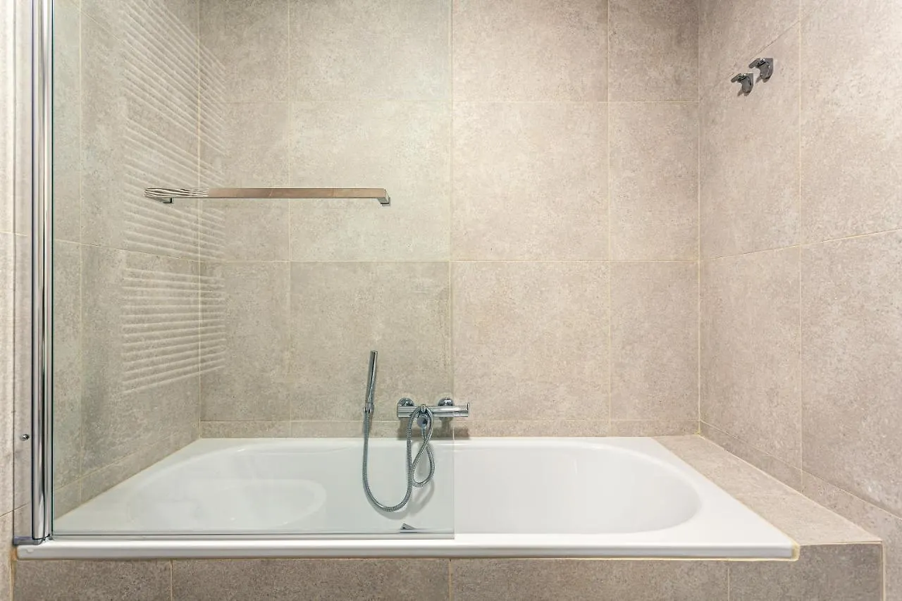 Wide&Bright two bedroom apartment Milaan Italië