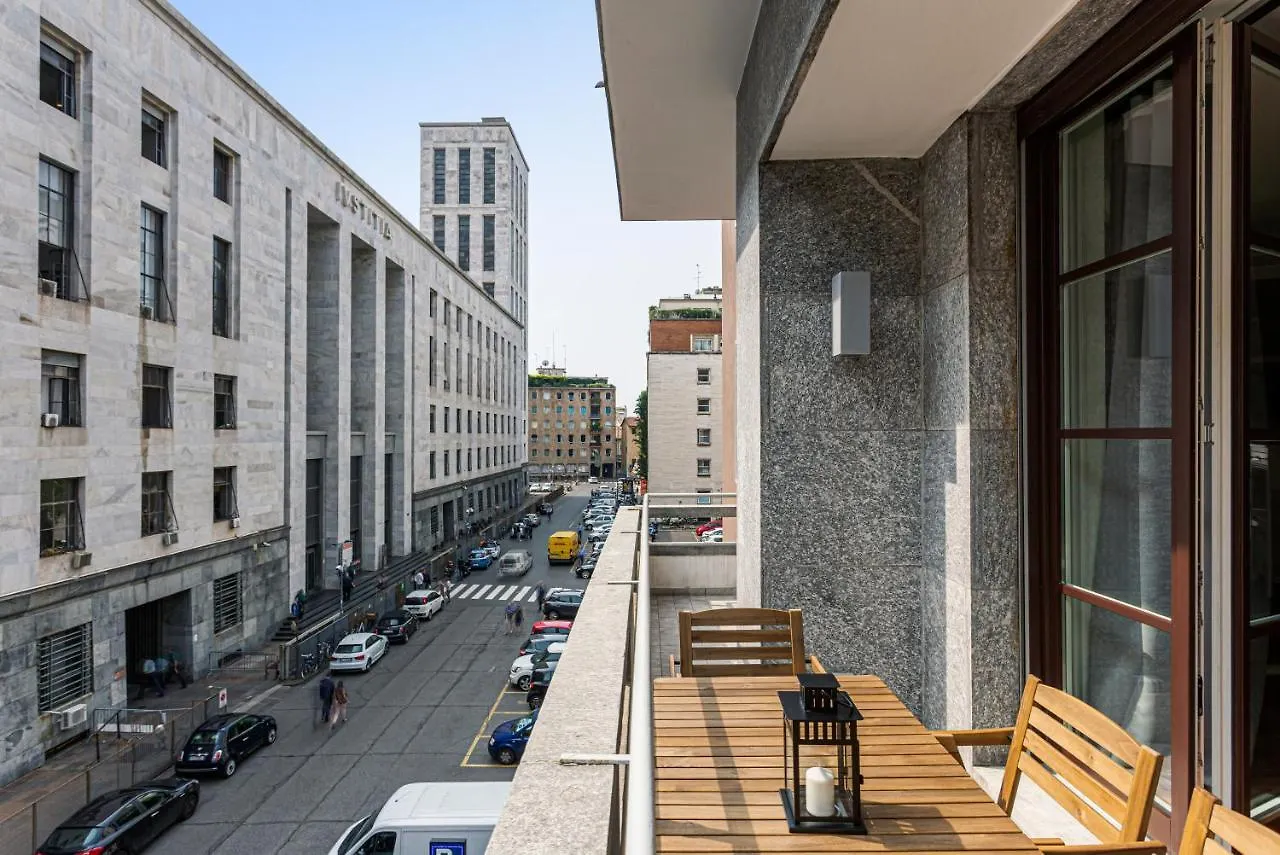 Wide&Bright two bedroom apartment Milaan