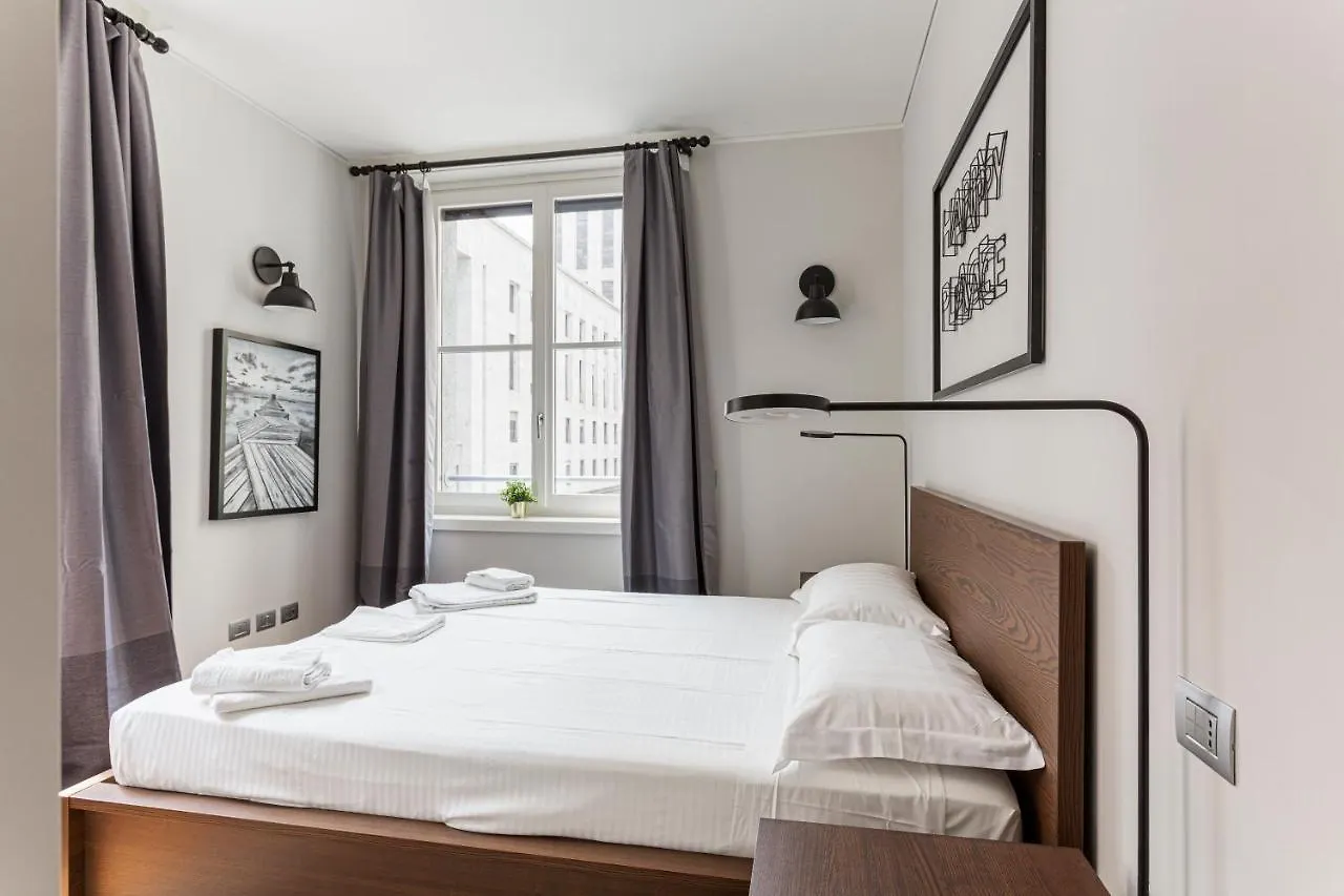 Wide&Bright two bedroom apartment Milaan